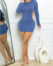 Load image into Gallery viewer, Influencia- dress
